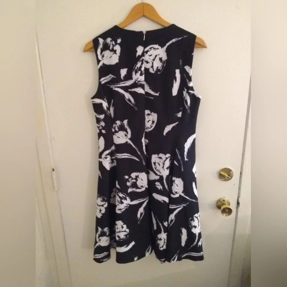 DKNY Dress - Picture 2 of 7